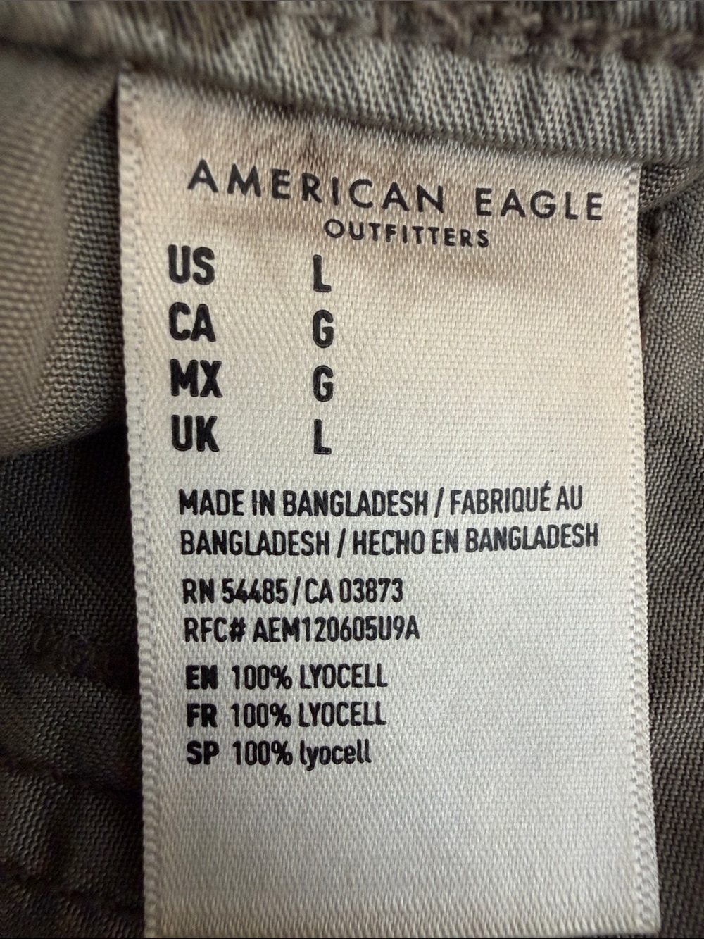 American Eagle AEO Camo Cargo Slouchy Joggers Pants. Size: Large. Like new! - Picture 5 of 11